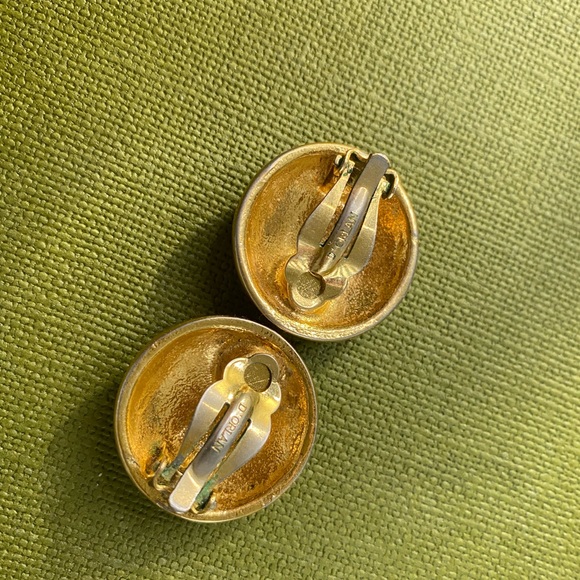 D’Orlan vintage gold clip-on earrings - Picture 3 of 4